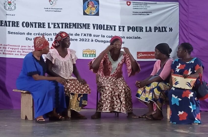  Théâtre forum: l’ATB présente sa nouvelle création théâtrale  » les pompiers de la paix » à la presse nationale